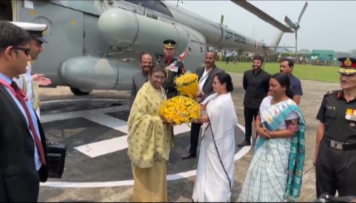 পশ্চিমবঙ্গ সফরে রাষ্ট্রপতি দ্রৌপদী মুর্মু, বিভিন্ন অনুষঠানের মাধ্যমে তাকে সংবর্ধনা