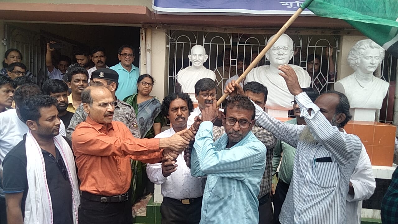 মুর্শিদাবাদে তৃণমূল ছেড়ে কংগ্রেসে যোগ