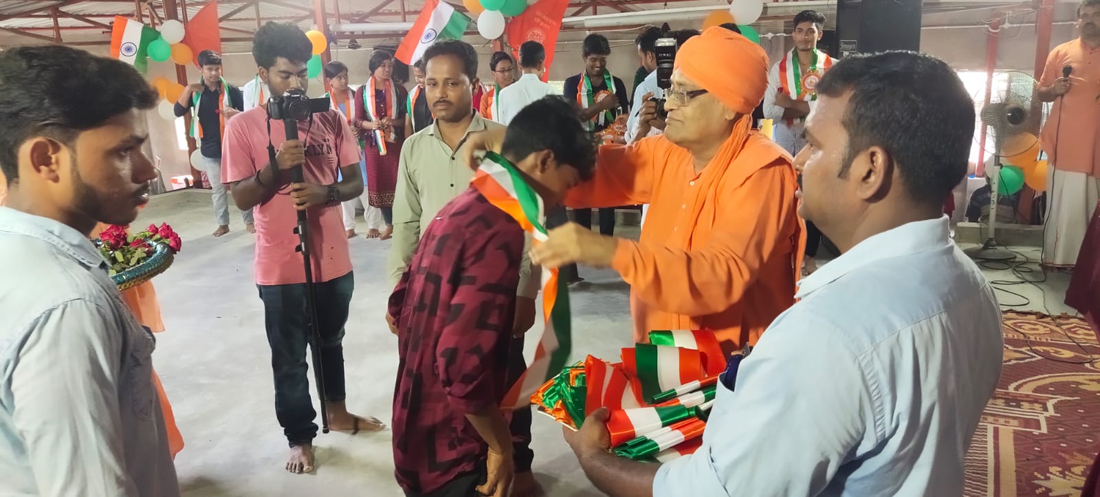 স্বাধীনতা দিবসে কৃতি ছাত্রছাত্রীদের সম্বর্ধনা