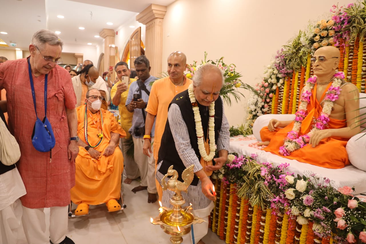 শ্রীল প্রভুপাদের দুষ্প্রাপ্য ছবি, পাণ্ডুলিপি নিয়ে বিশ্বের বৃহত্তম প্রদর্শনী মায়াপুর ইস্কনে