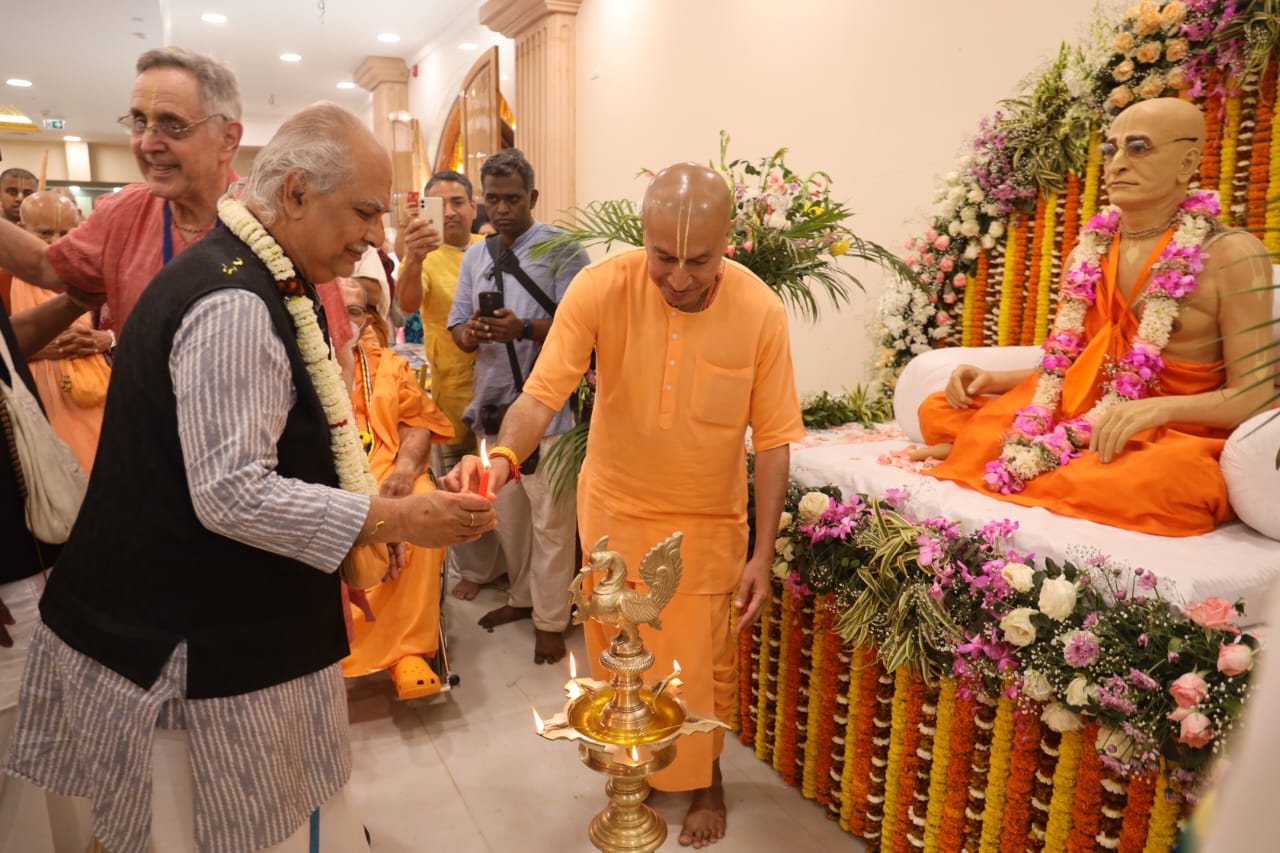 শ্রীল প্রভুপাদের দুষ্প্রাপ্য ছবি, পাণ্ডুলিপি নিয়ে বিশ্বের বৃহত্তম প্রদর্শনী মায়াপুর ইস্কনে