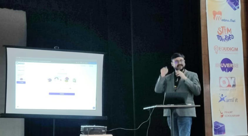 শিক্ষায় গতি আনতে শিক্ষকদের আর্টিফিসিয়াল ইন্টেলিজেন্সির পাঠ