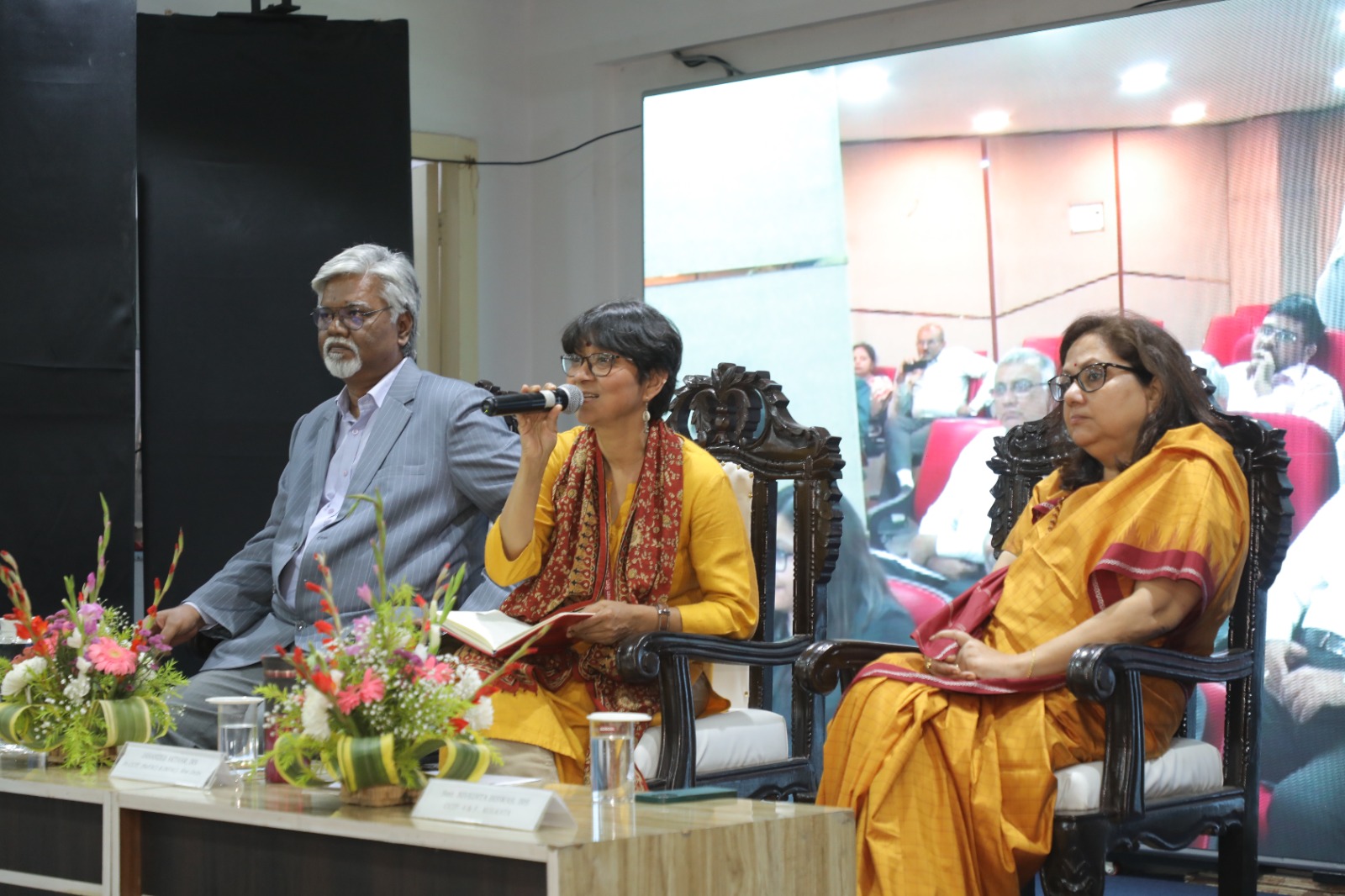 কলকাতার আয়কর ভবনে এক প্রচার কর্মসূচি