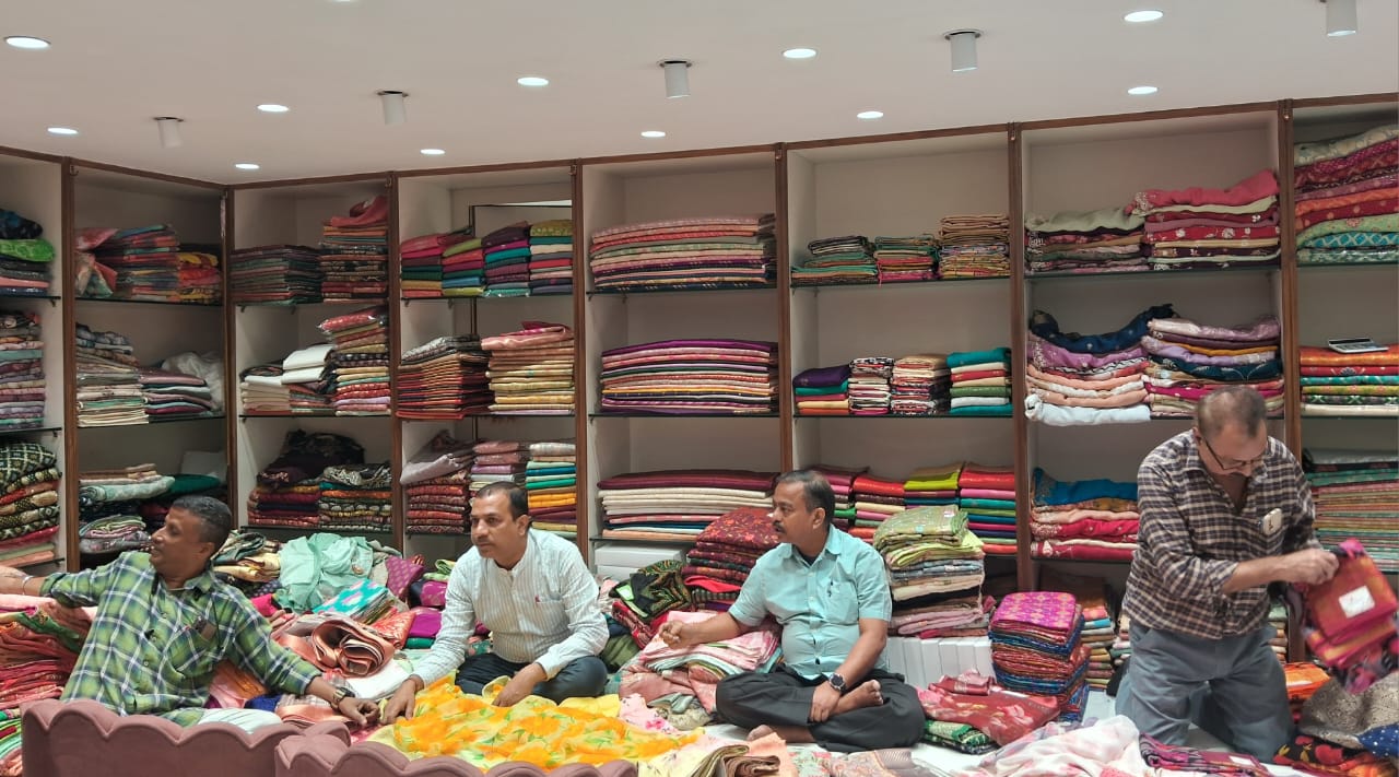 Sale of Traditional Attire at Park Street - Sale of traditional and diverse sarees, fabrics, salwar suits, and other garments have begun at the Roop Shringar showroom, A 48 year old brand located at 95B Park Street, Kolkata