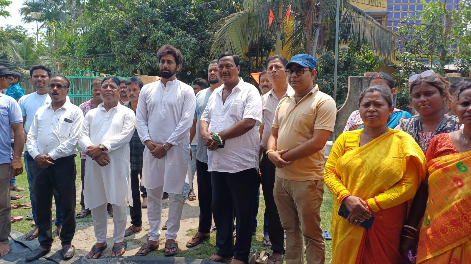 बाउड़िया में रामनवमी पूजा में शामिल हुए मुस्लिम, ईसाई सहित विभिन्न धर्मों के लोग - रामनवमी पर श्रीराम की पूजा दरअसल दुर्गा पूजा, क्रिसमस या ईद की तरह एक सर्वधर्म समभाव का त्योहार है