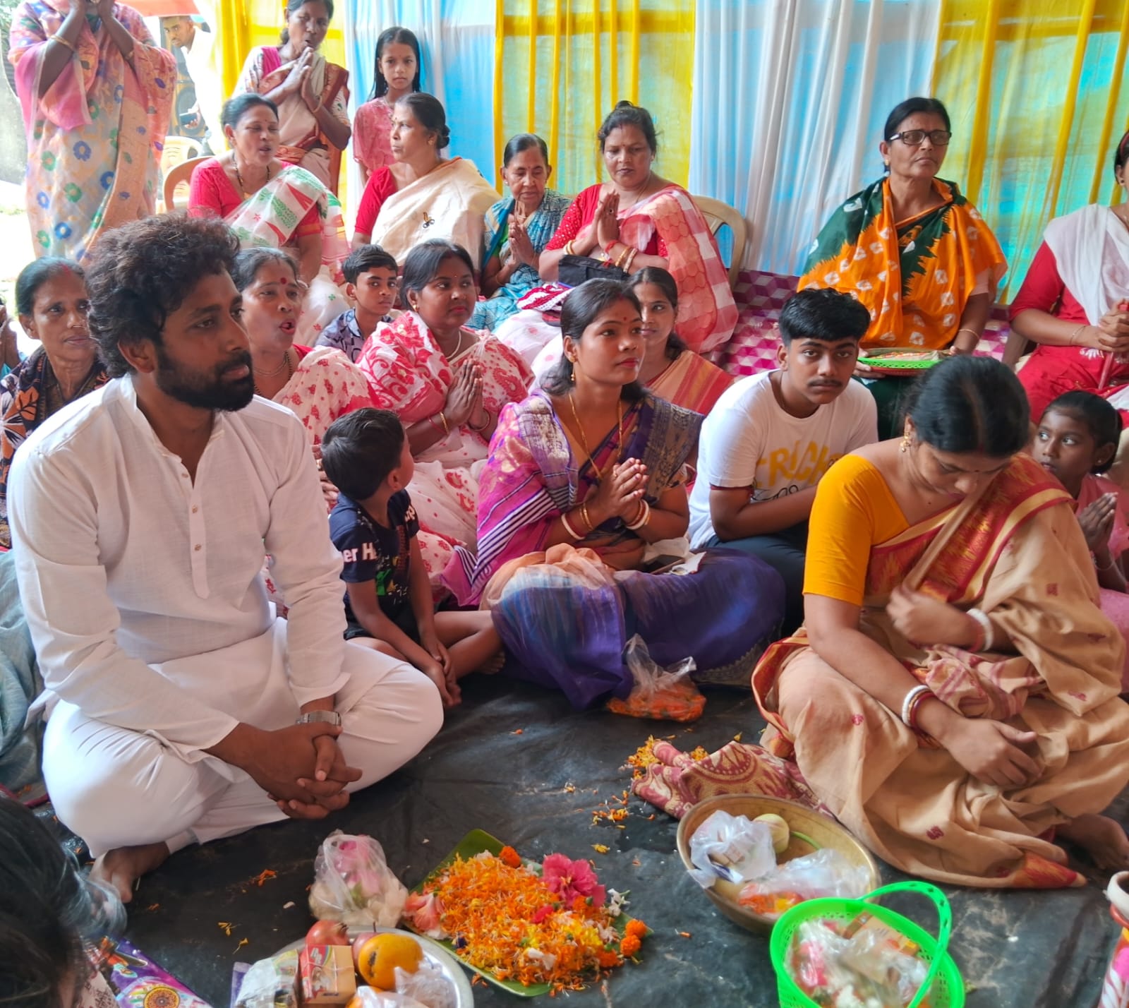 बाउड़िया में रामनवमी पूजा में शामिल हुए मुस्लिम, ईसाई सहित विभिन्न धर्मों के लोग