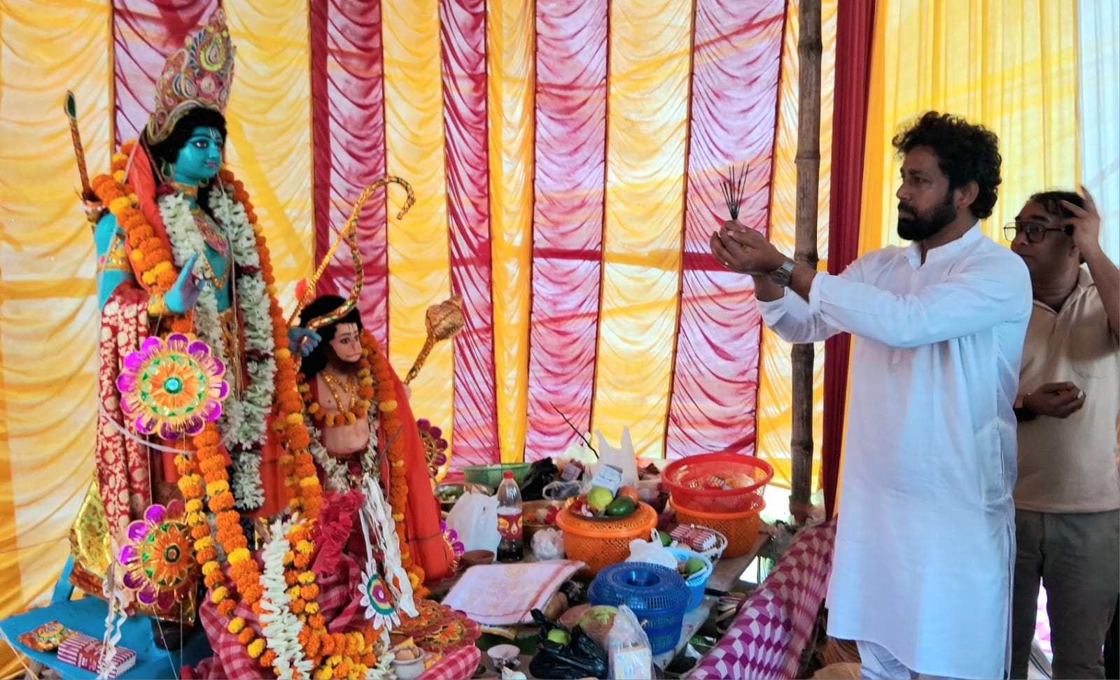 বাউড়িয়ায় রামনবমী পুজোয় মাতলেন বিভিন্ন এলাকার মানুষ