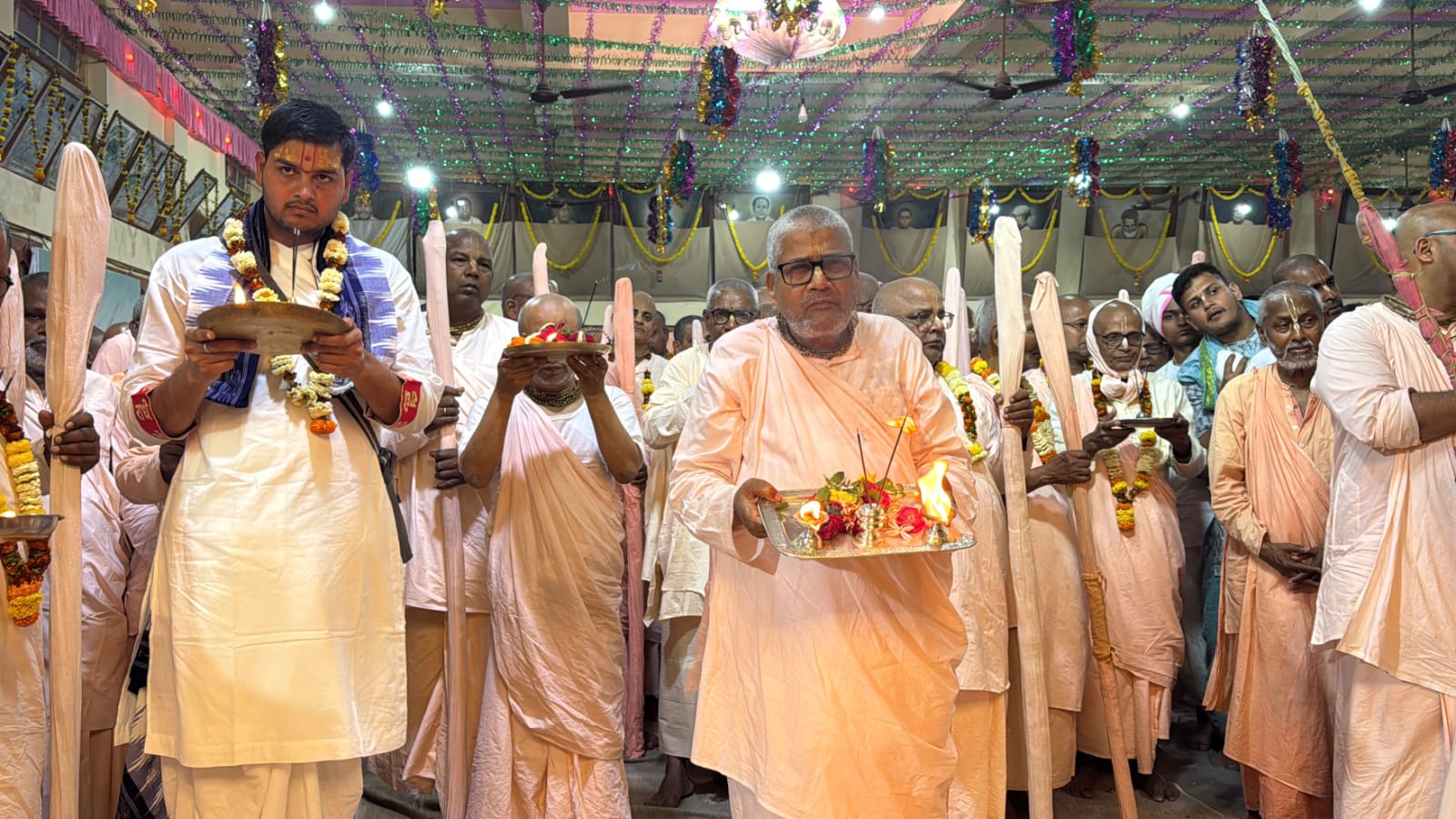 ইসকন মন্দিরে দোলযাত্রা